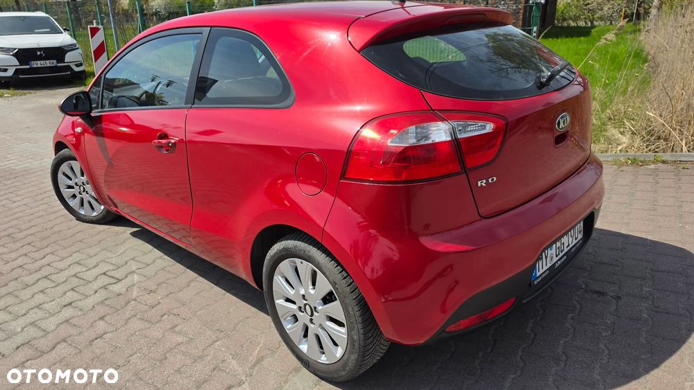 Kia Rio 1.2 Dream Team Edition - 4
