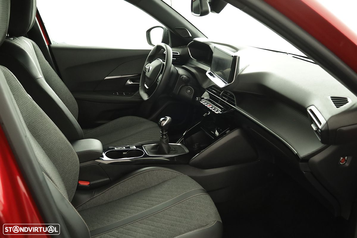Peugeot 2008 1.2 PureTech Allure - 22