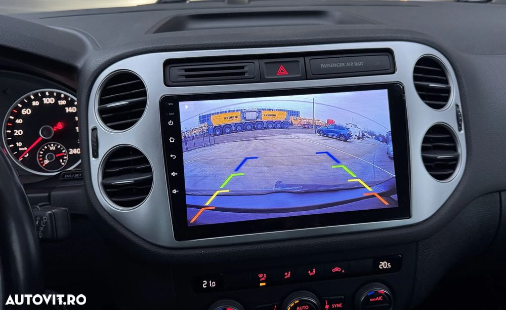 Volkswagen Tiguan 2.0 TDI SCR 4MOTION BlueMotion Technology DSG Sport & Style - 13