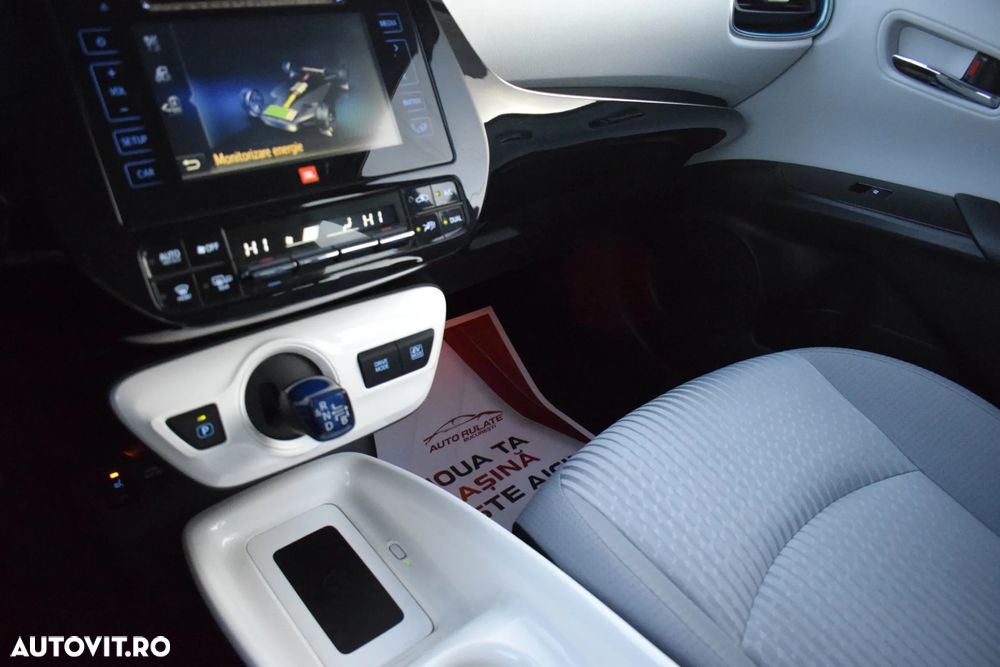 Toyota Prius (Hybrid) Sol Plus - 21