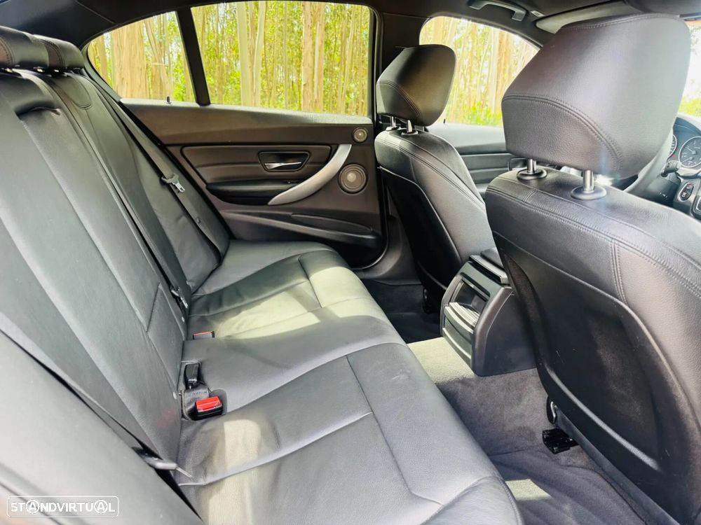 BMW 320 d Pack M - 37