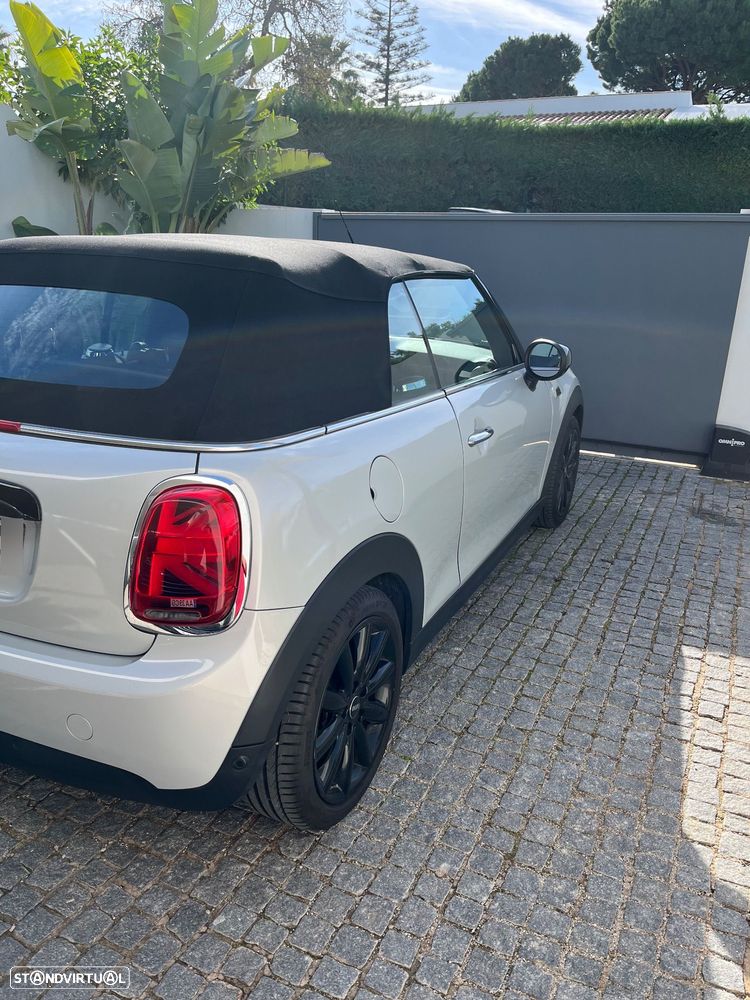 MINI Cabrio Cooper Auto. Sidewalk - 7