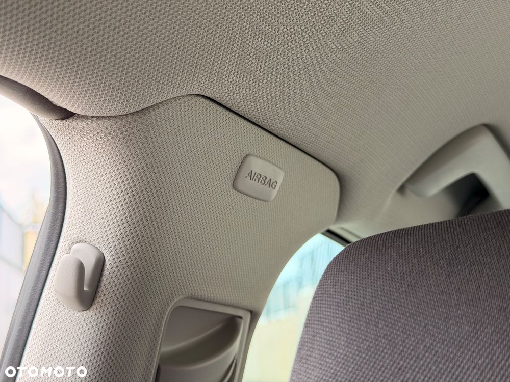 Audi A3 Sportback 1.6 TDI DPF Ambiente - 18