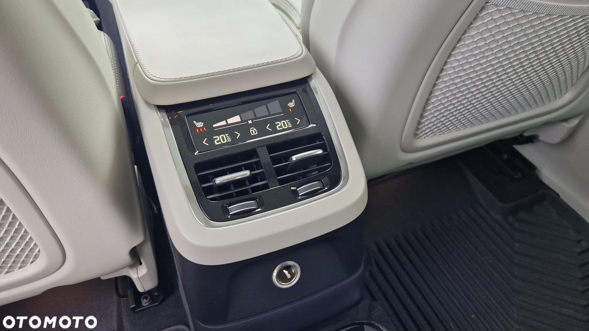 Volvo XC 90 T8 AWD Plug-In Hybrid Inscription 6os - 18