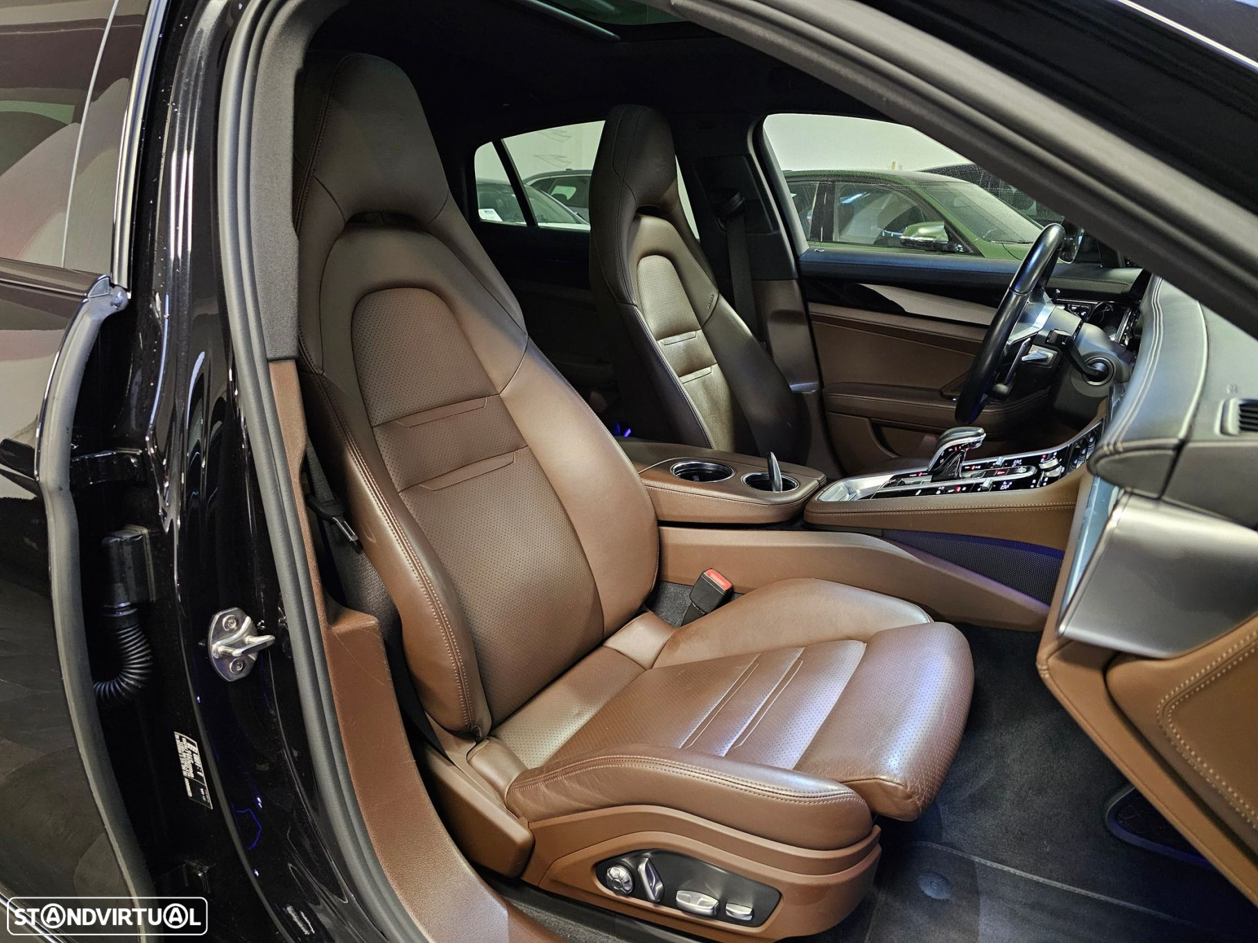 Porsche Panamera 4 E-Hybrid Platinum Edition - 22