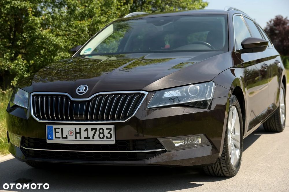 Skoda Superb 2.0 TDI DSG Ambition - 1