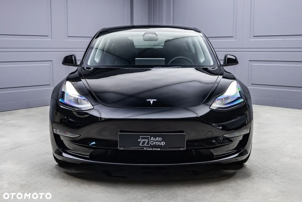 Tesla Model 3 - 8