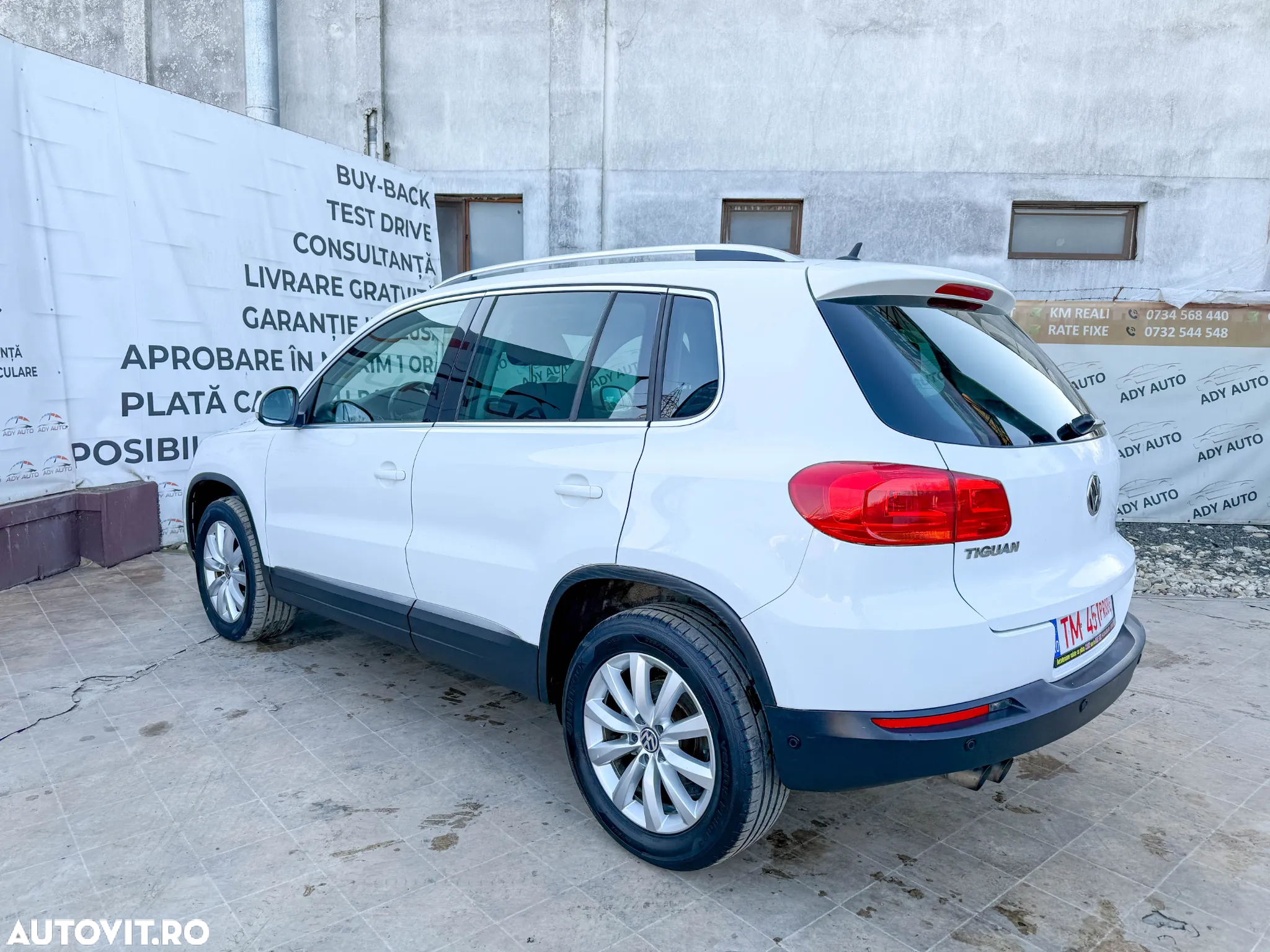 Volkswagen Tiguan 2.0 TDI DPF BlueMotion Technology Sport & Style - 3