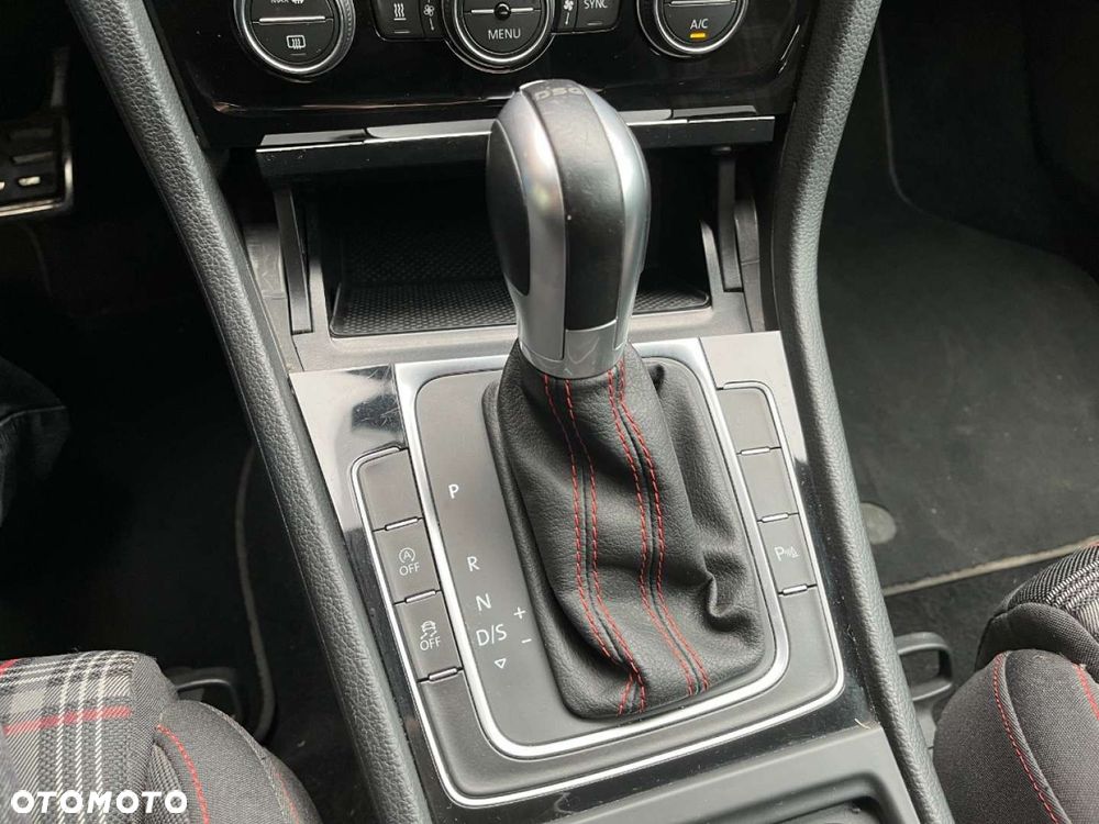Volkswagen Golf 2.0 TSI GTI DSG - 34