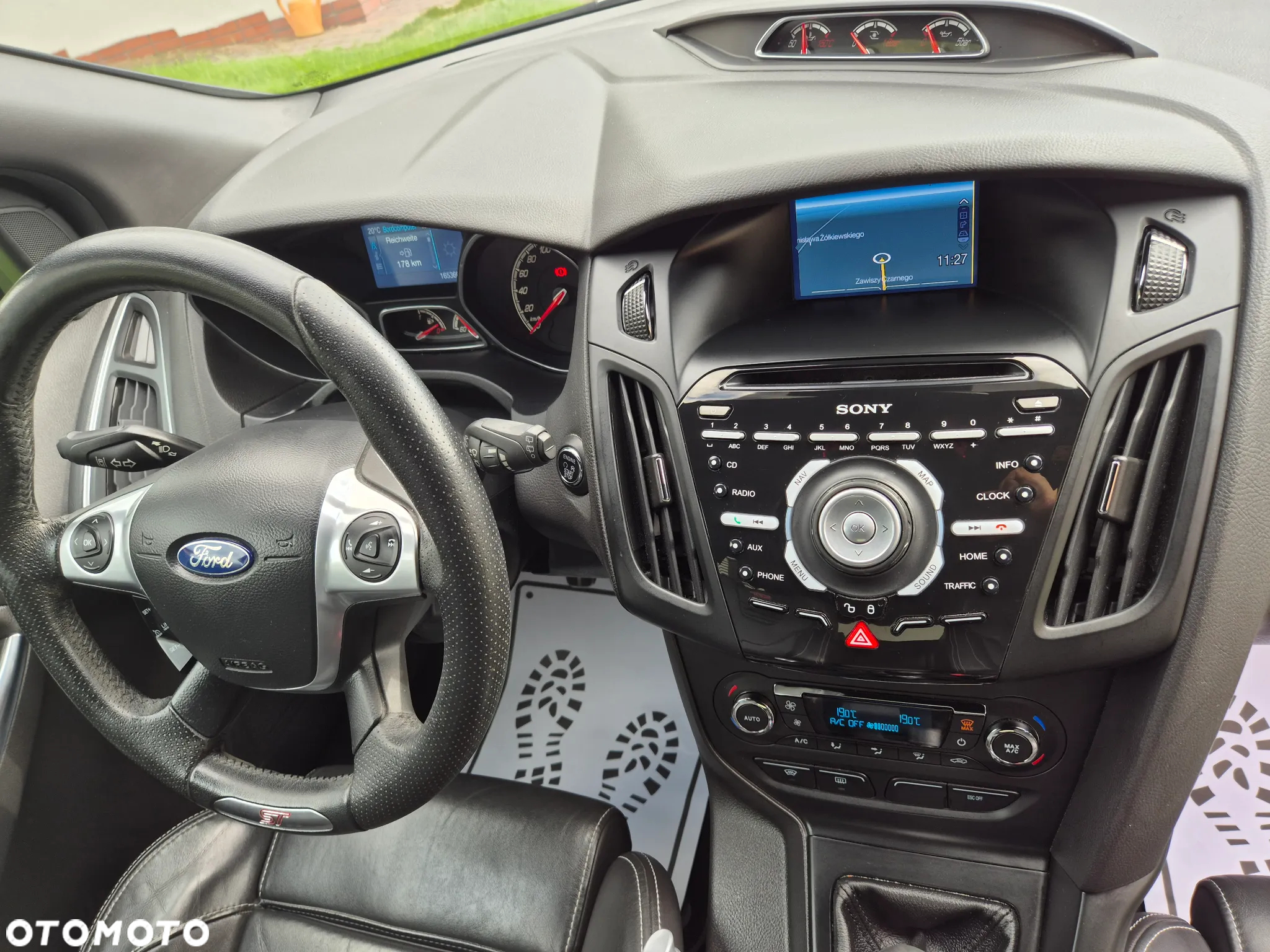 Ford Focus 2.0 EcoBoost ST mit Leder-Sport-Paket - 17