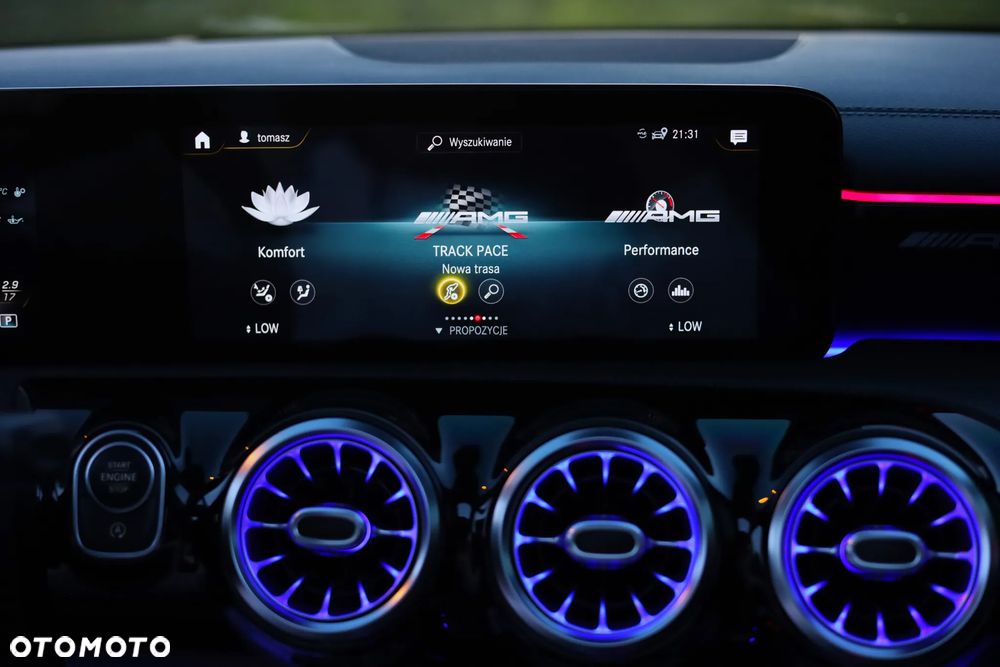 Mercedes-Benz CLA AMG 45 4-Matic 8G-DCT - 28