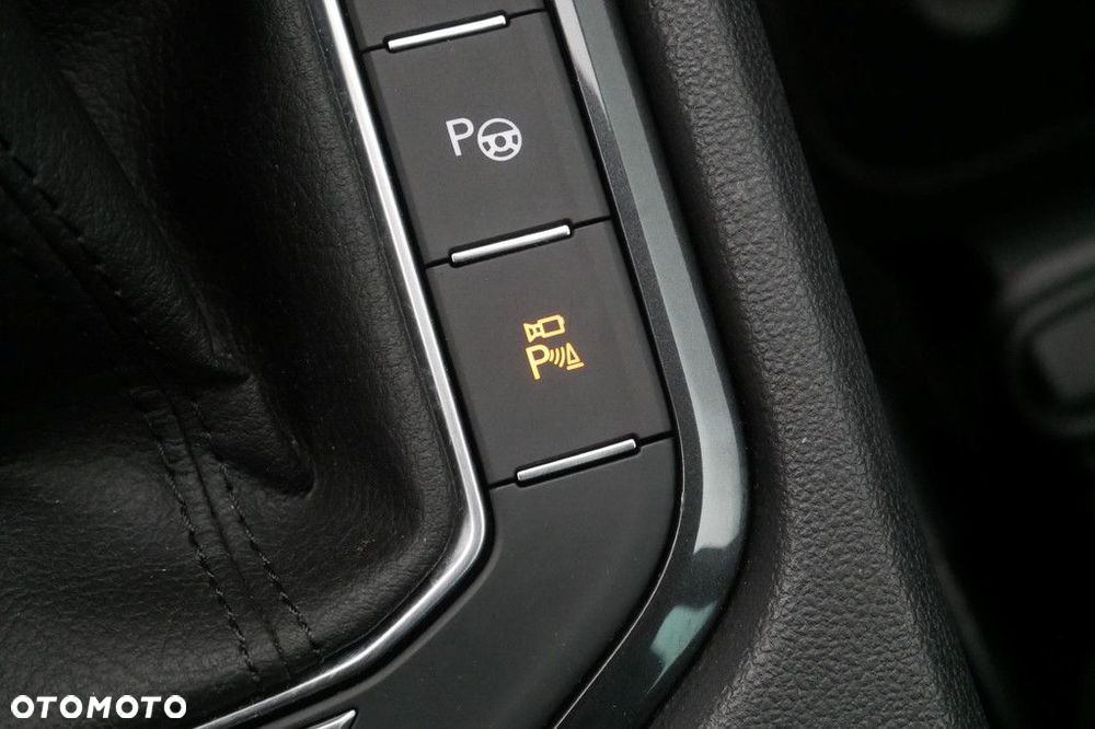 Volkswagen Tiguan 2.0 TSI 4Mot Elegance DSG - 22