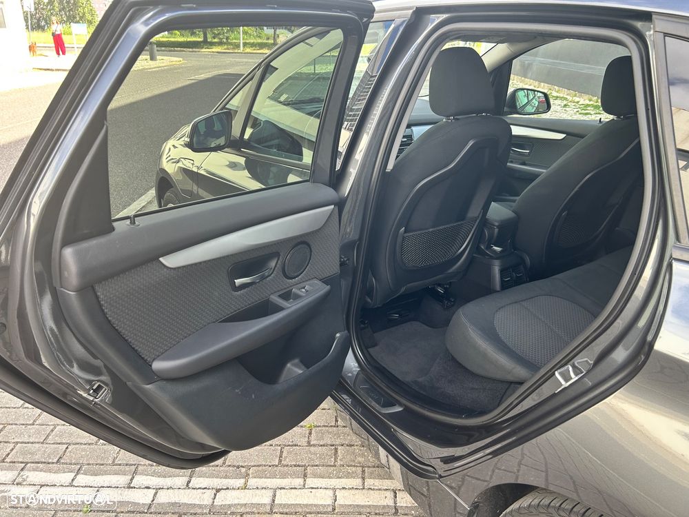 BMW 225xe Active Tourer - 11