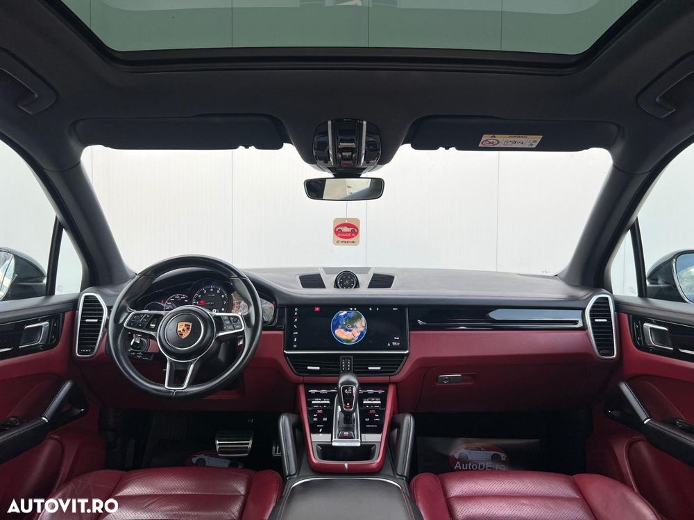 Porsche Cayenne - 8