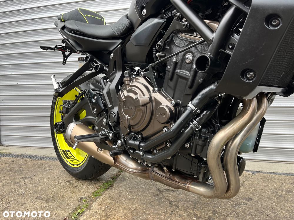 Yamaha MT - 27