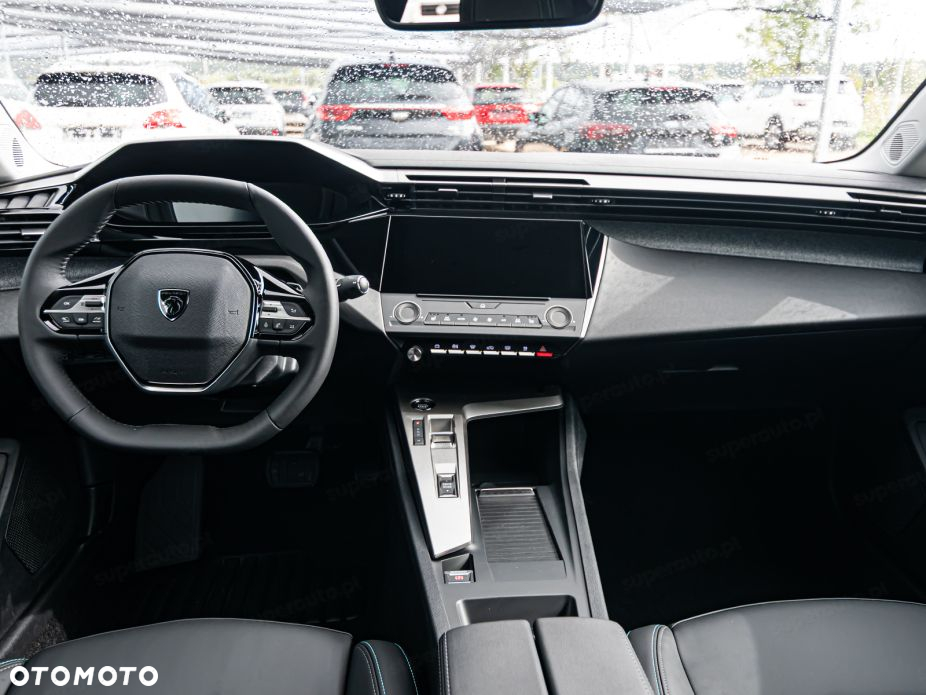 Peugeot 408 - 10