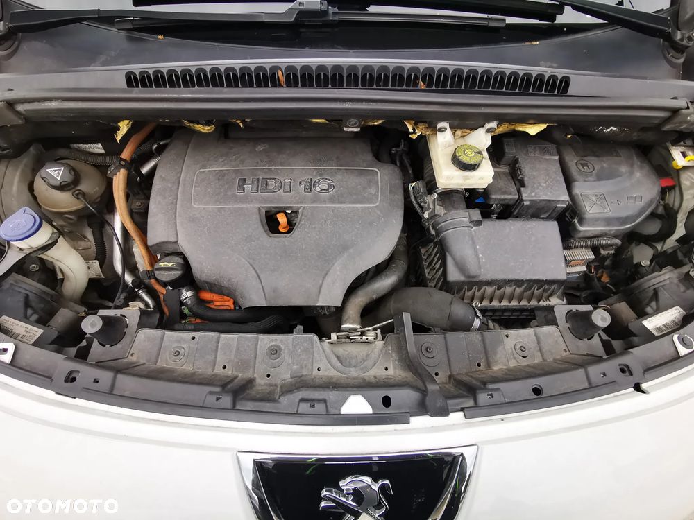 Peugeot 3008 2.0 HDi HYbrid4 - 17