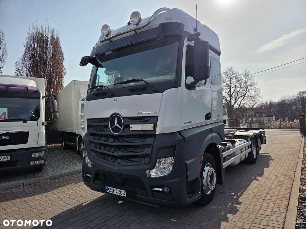 Mercedes-Benz Actros - 2