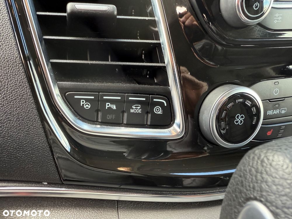 Ford Tourneo Custom 2.0 TDCi L2 Titanium SelectShift - 25