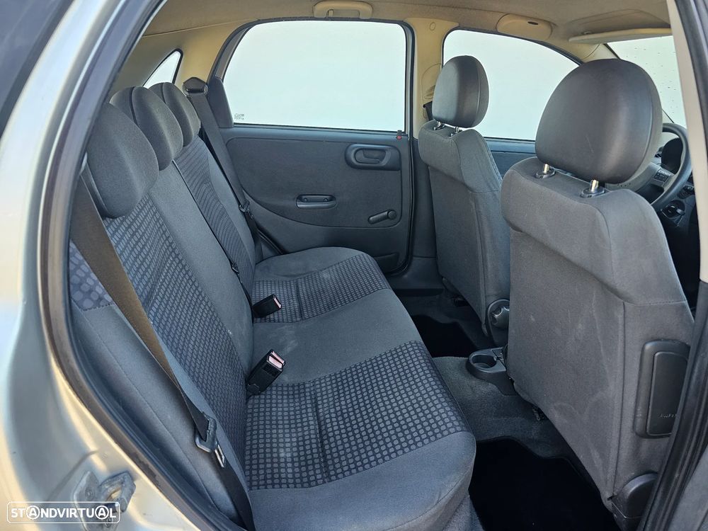 Opel Corsa 1.7 DTi 16V Confort - 19