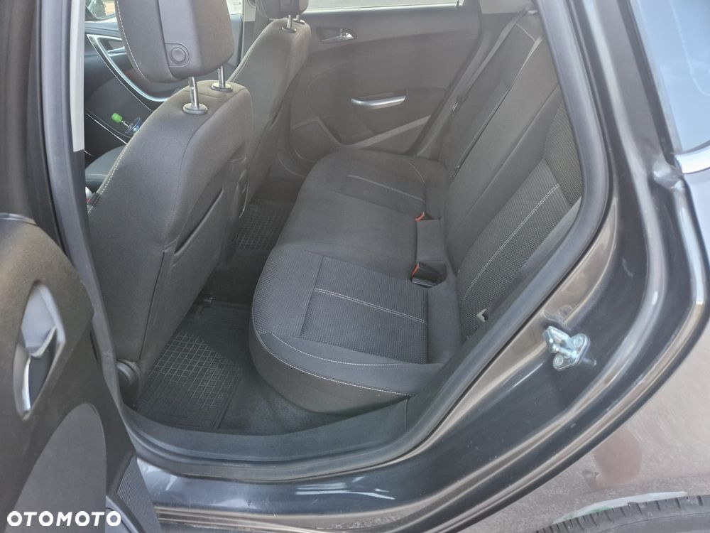 Opel Astra 1.4 T Enjoy - 11