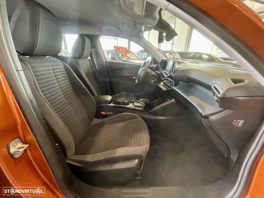 Peugeot 2008 1.2 PureTech Active Pack EAT8 - 26