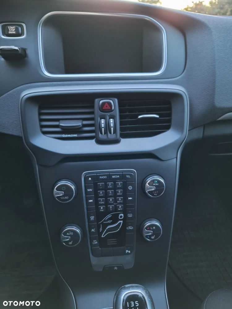 Volvo V40 T2 Momentum - 12