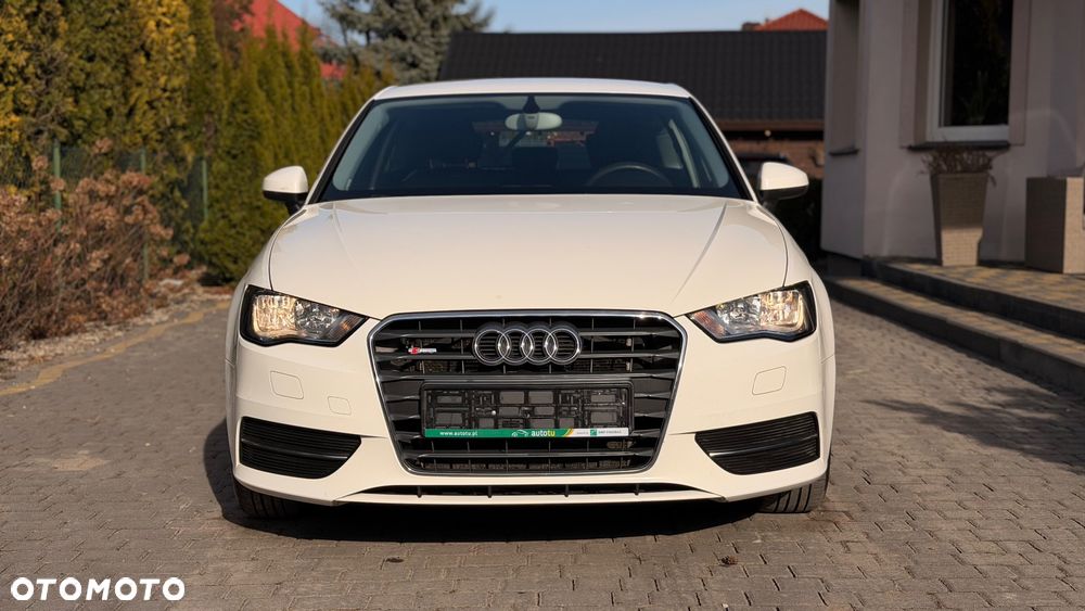 Audi A3 Limousine 1.4 TFSI S line Sportpaket - 2