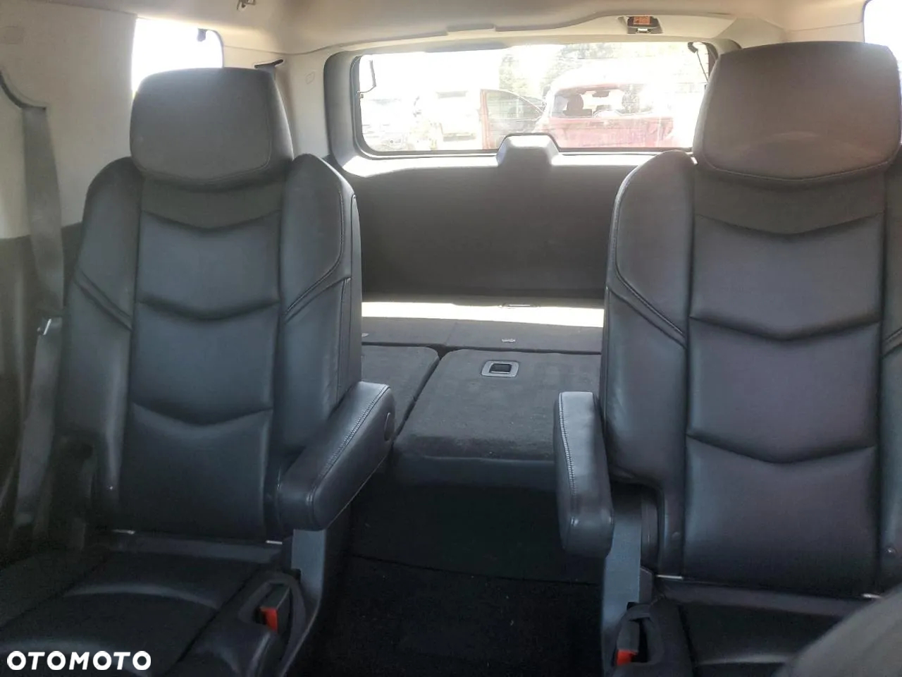 Cadillac Escalade - 9