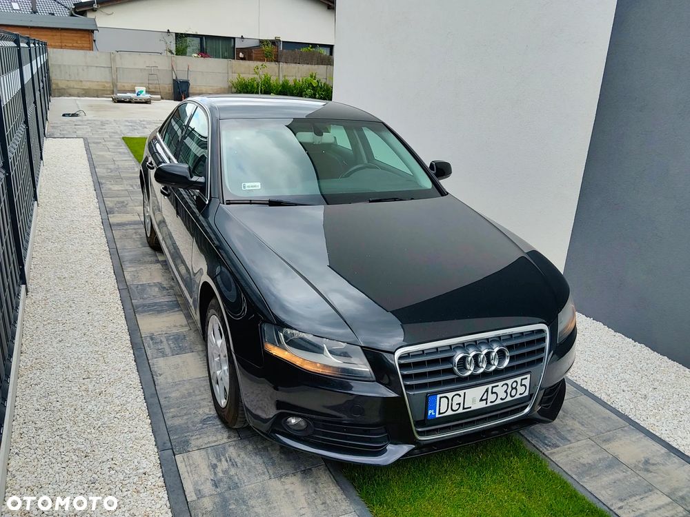 Audi A4 Limousine - 1