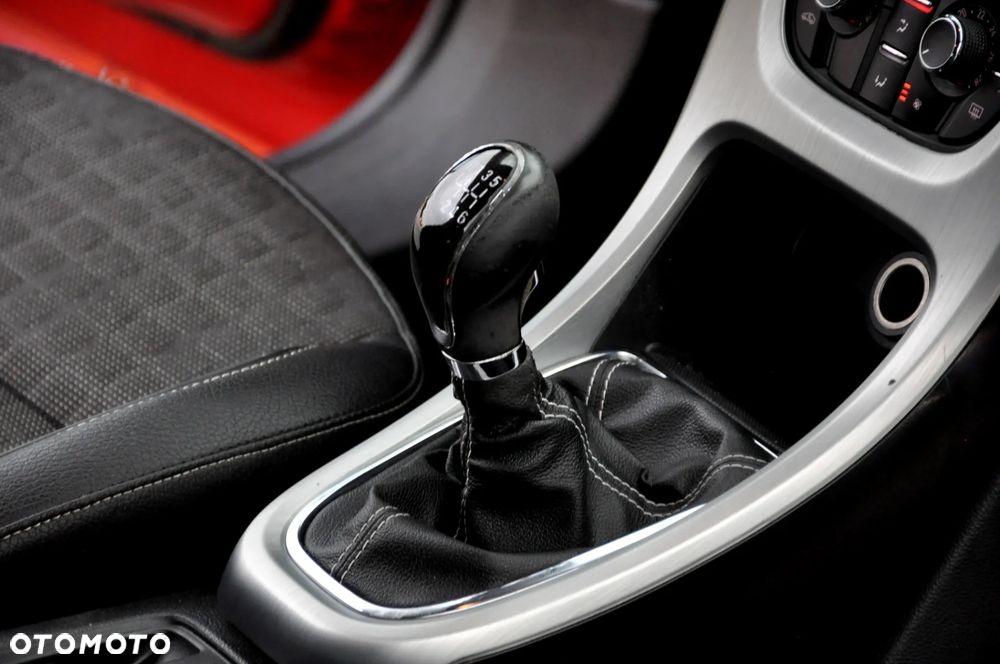 Opel Astra 1.6 Turbo Edition - 36