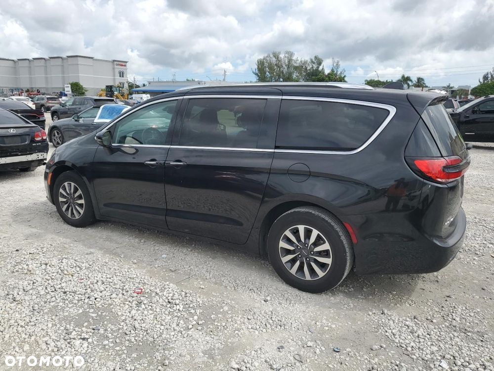 Chrysler Pacifica - 3