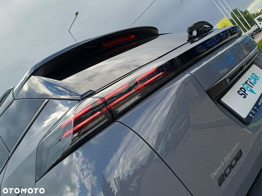 Peugeot 2008 PureTech 100 Allure S&S BVM6 - 11