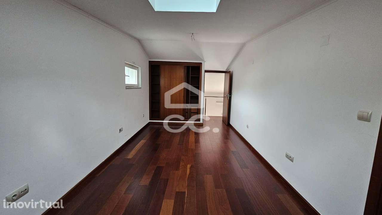 Andar de moradia V3 com terraço, localizada perto da biblioteca - Grande imagem: 5/34