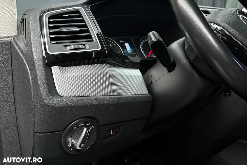 Volkswagen Multivan - 15