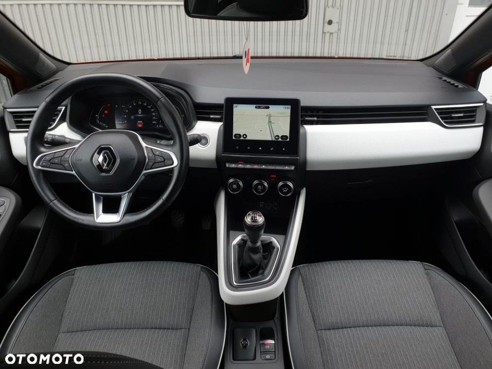 Renault Clio - 36