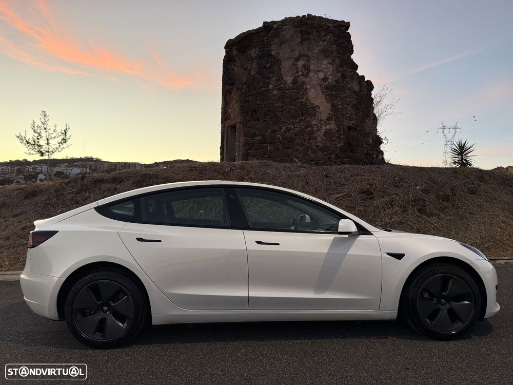 Tesla Model 3 2023 photo 3
