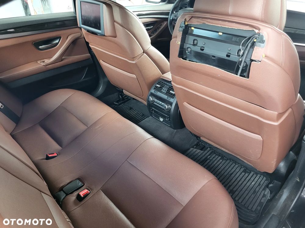 BMW Seria 5 ver-550i - 9