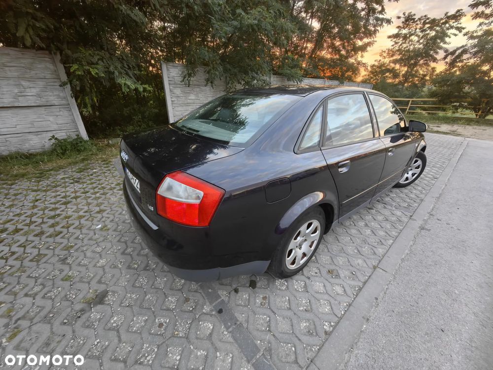 Audi A4 Limousine - 10