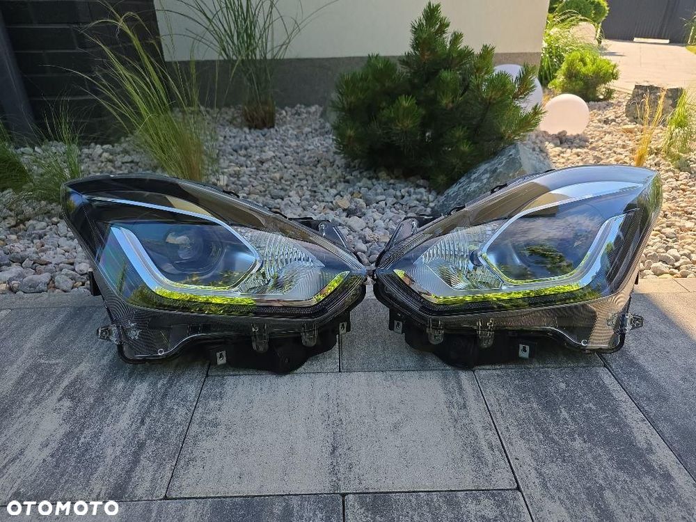 SUZUKI SWIFT MK8 Lampy przód Kompletne Full Led Dynamic W2966 24681 17-23 - 1