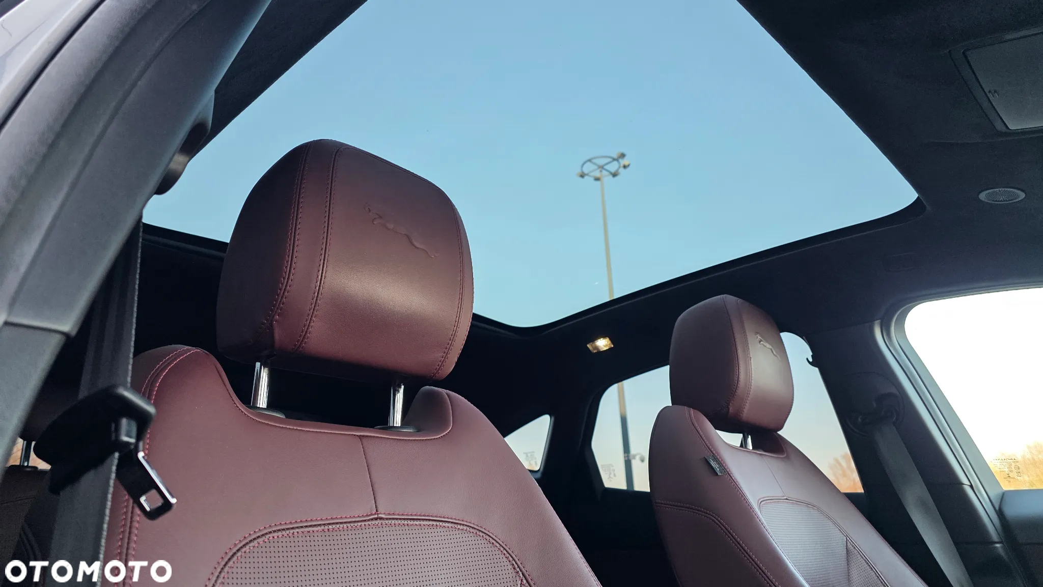 Jaguar E-Pace P250 AWD R-Dynamic Black - 12