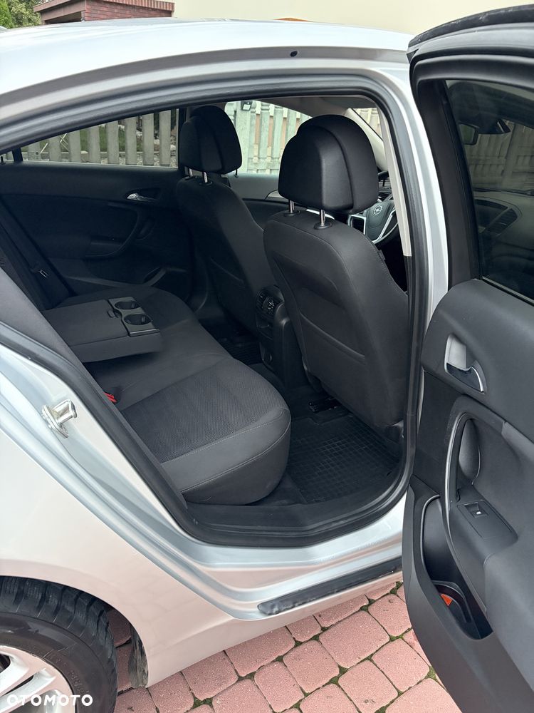 Opel Insignia - 8