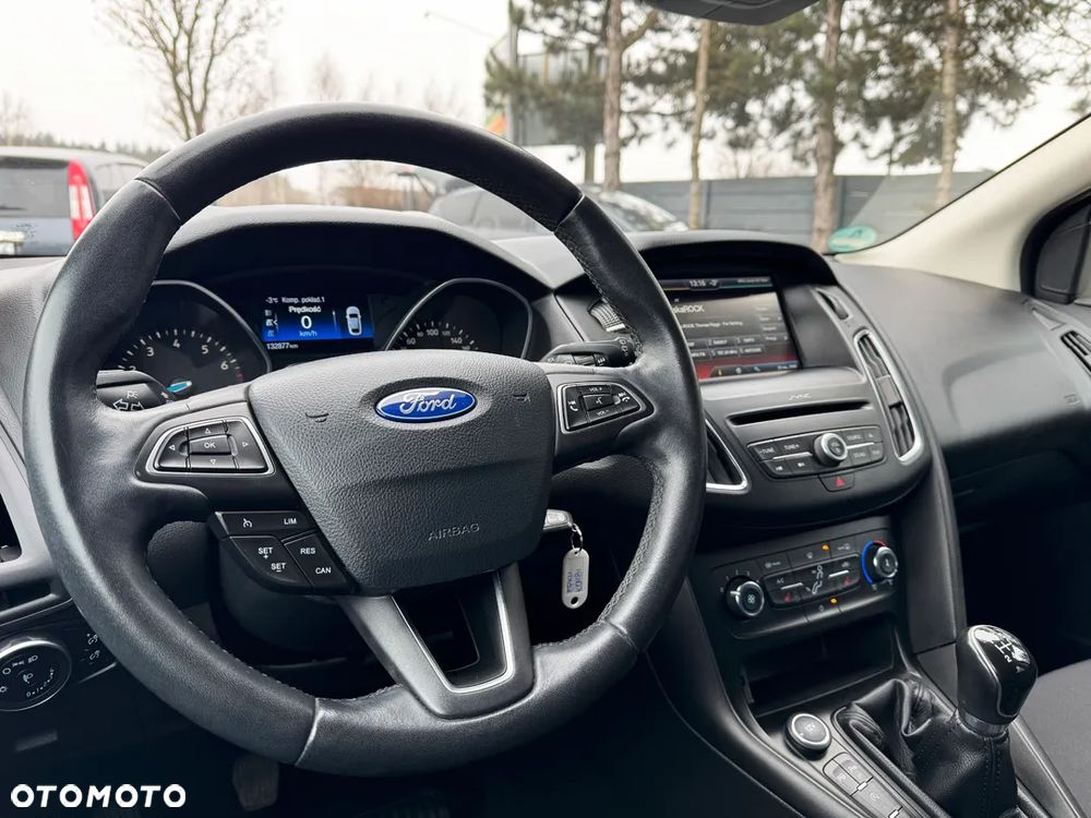 Ford Focus 1.0 EcoBoost Titanium - 12
