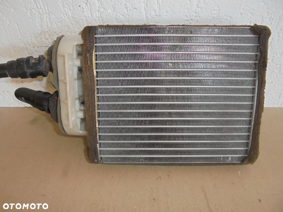 NAGRZEWNICA WODY MAZDA PREMACY LIFT