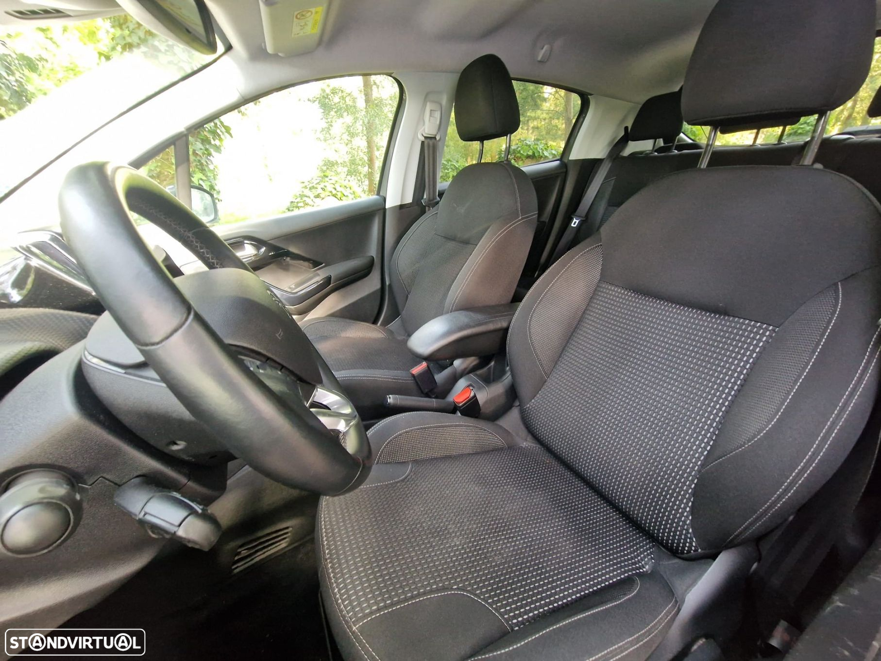 Peugeot 208 PureTech 82 Start & Stop Allure - 26