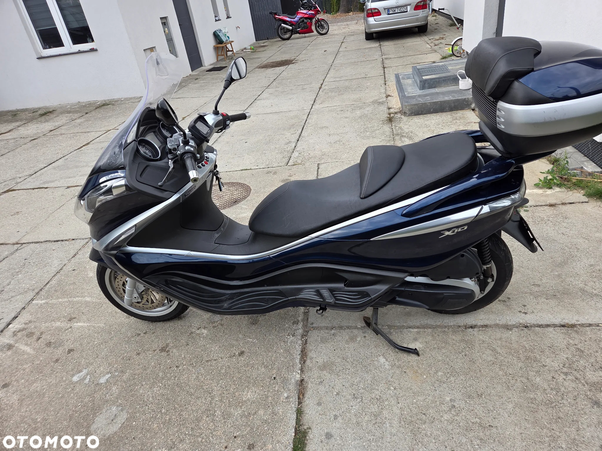 Piaggio X10 - 8