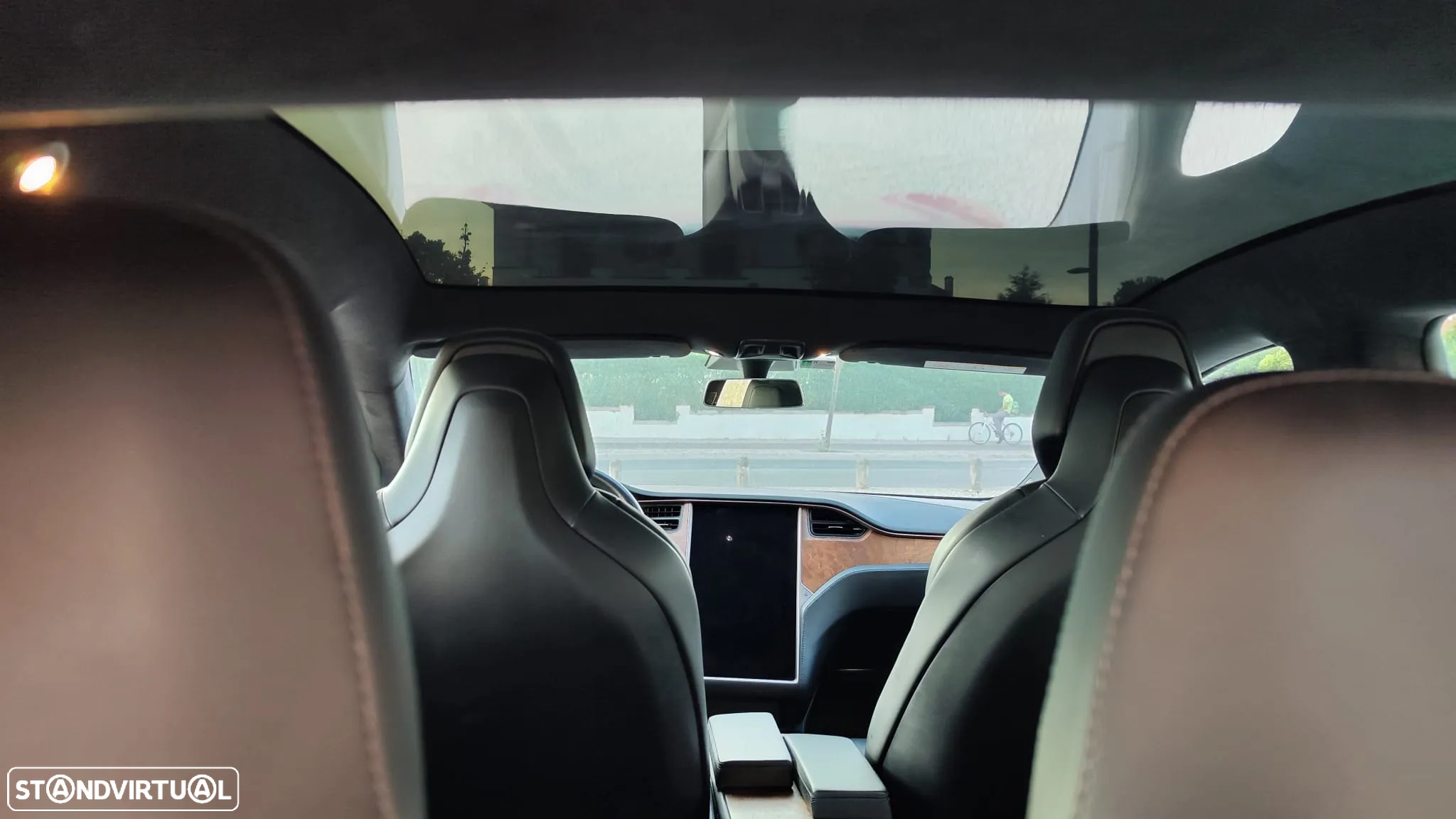 Tesla Model S Long Range - 11