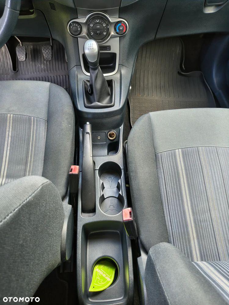 Ford Fiesta - 12