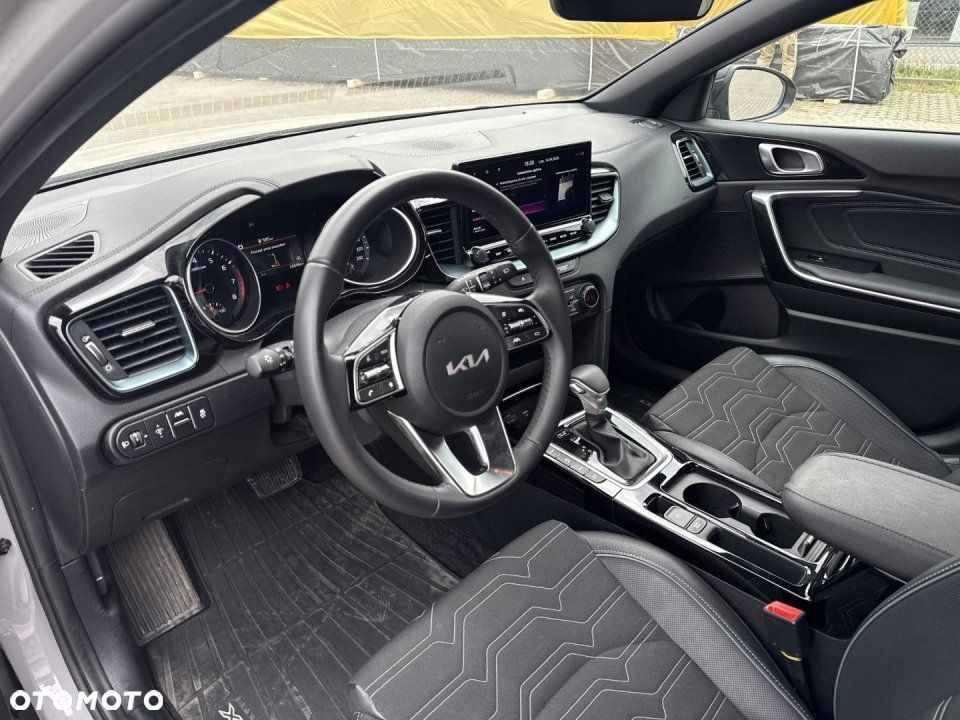 Kia XCeed - 11
