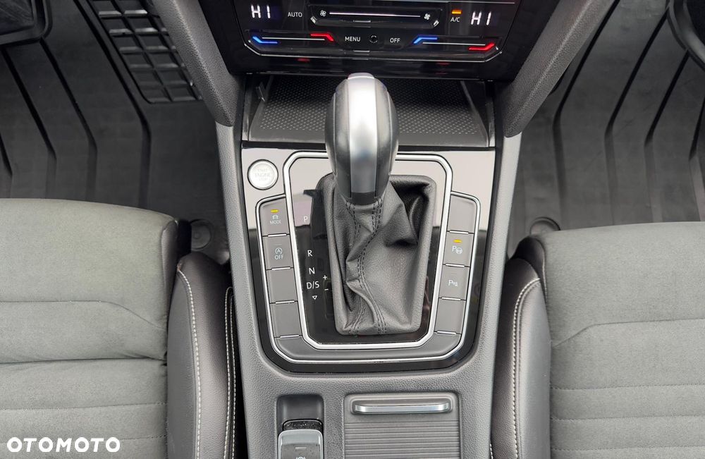 Volkswagen Passat Variant 2.0 TDI EVO Elegance DSG - 36